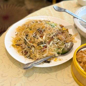 CH Imperial Garden - BRAISED RICE VERMICELLI W/ SHREDDED DUCK MEAT - Dim Sum Near Me - Daly City, California CH Imperial Garden - BRAISED RICE VERMICELLI W/ SHREDDED DUCK MEAT - Dim Sum Near Me - Daly City, California