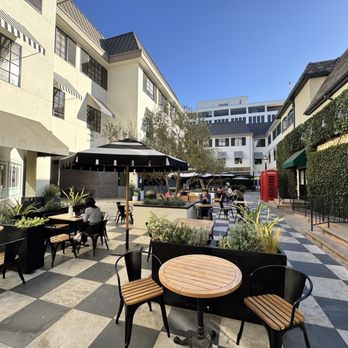 The Commons - Shopping Centers Near Me - Pasadena, California