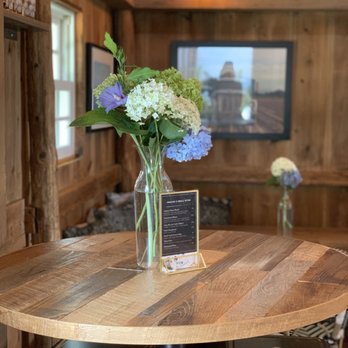 Rose Hill Vineyards - Wine Tasting Room Near Me - Mattituck, New York