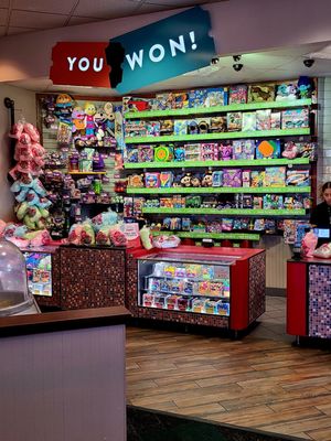 Chuck E. Cheese by null