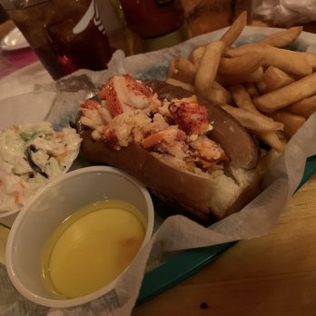 Rustic Cafe - Amazing Lobster Roll - Music Venues Near Me - East Lyme, Connecticut