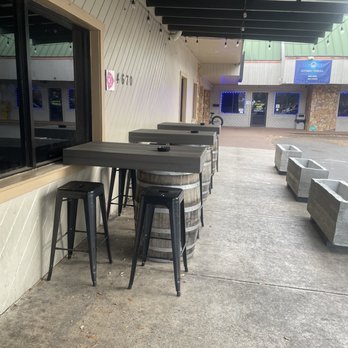 Boss Ladies Gastrobar - Pool Halls Near Me - Spring Hill, Florida