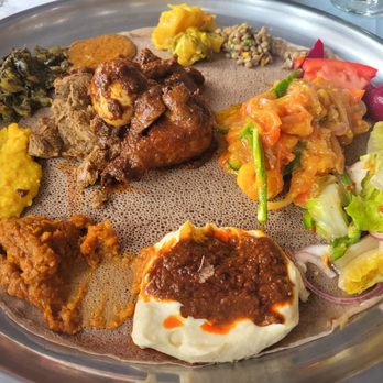 Awash Ethiopian Restaurant - Mixed veggies, meat, and shrimp - Ethiopian Near Me - Chicago, Illinois