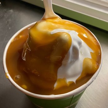 Elmer Twist - Caramel sundae - Ice Cream & Frozen Yogurt Near Me - Elmer, New Jersey