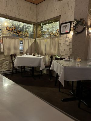 Barge Inn by null