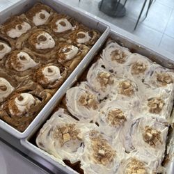 Eureka Eatery - Biscoff & Banana Cheesecake Sticky Roll