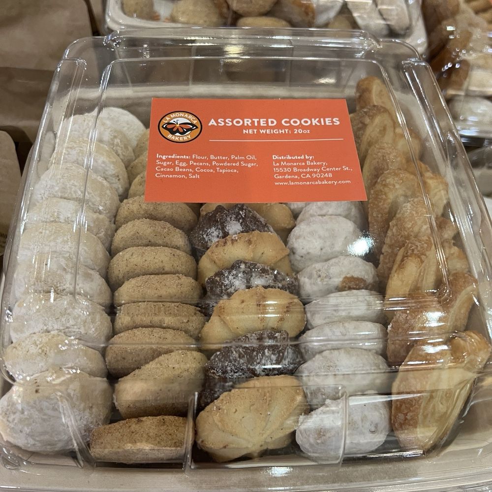 La Monarca Bakery & Cafe - Bakeries Near Me - Commerce, California