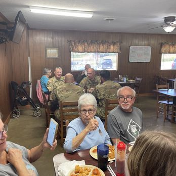 Stanton's Barbecue & Fish Camp - Some of America's finest having a great BBQ lunch! - Barbeque Near Me - Bennettsville, South Carolina Stanton's Barbecue & Fish Camp - Some of America's finest having a great BBQ lunch! - Barbeque Near Me - Bennettsville, South Carolina