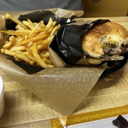 Miss Mollie's Diner - Bodie's burger