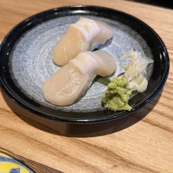 Zigu - Scallop nigiri - Seafood Near Me - Honolulu, Hawaii