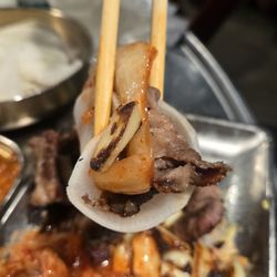 yakiniQ SJ - Radish paper taco