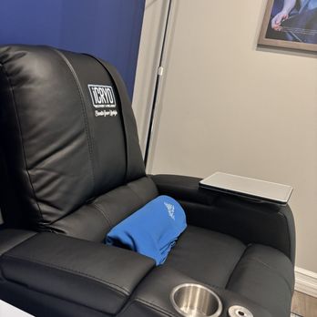 iCRYO Recovery & Wellness - Comfy Cozy! - IV Hydration Near Me - Raleigh, North Carolina