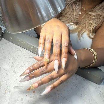 J & J Nails - Ask for Kiya (key*a) - Nail Salons Near Me - Chicago, Illinois