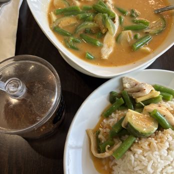 Lil Thai Place - Red curry with chicken (crushed pepper served on the side by request). - Thai Near Me - Jacksonville, Florida Lil Thai Place - Red curry with chicken (crushed pepper served on the side by request). - Thai Near Me - Jacksonville, Florida