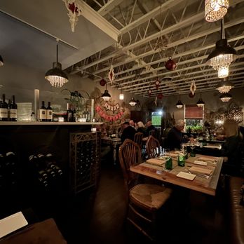 Ellie's Tap & Vine - the interior of the restaurant - American Near Me - Santa Ynez, California Ellie's Tap & Vine - the interior of the restaurant - American Near Me - Santa Ynez, California