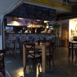 Santo Bagel - Muy agradable lugar para comer rico y beber una cerveza.