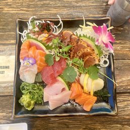 16 piece sashimi mix