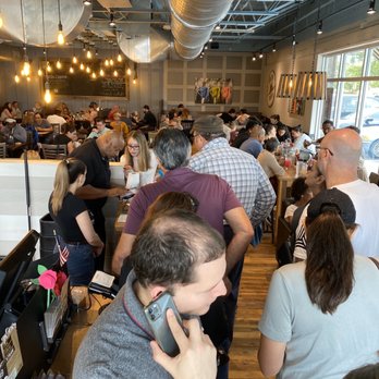 First Watch - Bright, modern atmosphere. Serious crowds with which to contend. If you were coming for breakfast, be here before nine. - Breakfast & Brunch Near Me - Dania Beach, Florida