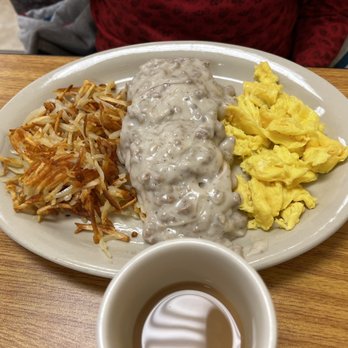 Jerry's Cafe - Biscuits and gravy - scrambled eggs - hash browns - Breakfast & Brunch Near Me - Rockford, Illinois