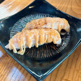 Kusshi - Fatty Salmon - Sushi Bars Near Me - Vienna, Virginia
