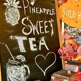 Maxine's Cafe - Had to try it! Iced Pineapple Sweet Tea is delicious! - Breakfast & Brunch Near Me - Los Angeles, California Maxine's Cafe - Had to try it! Iced Pineapple Sweet Tea is delicious! - Breakfast & Brunch Near Me - Los Angeles, California