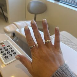 QQ Nails & Spa - UV gel Manicure with chrome finish!