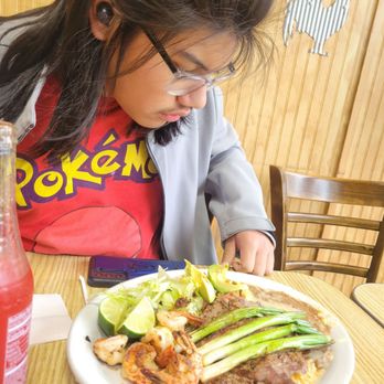 El Palenque Taqueria - Camarones y carne asada plate - Mexican Near Me - San Mateo, California El Palenque Taqueria - Camarones y carne asada plate - Mexican Near Me - San Mateo, California
