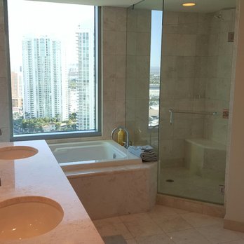 Turnberry Towers West - Bathroom - Apartments Near Me - Las Vegas, Nevada Turnberry Towers West - Bathroom - Apartments Near Me - Las Vegas, Nevada