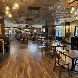 Silverback Breakfast & Cafe - Their updated dining room