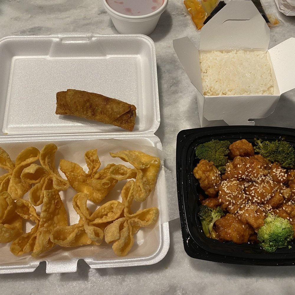 Sesame Chicken (with white rice), egg roll, crab ragoons. Sesame Chicken (with white rice), egg roll, crab ragoons.