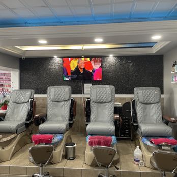 A1 Nail Spa - Very clean - Nail Technicians Near Me - Chicago, Illinois