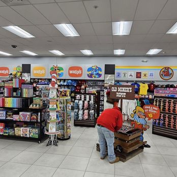  Wally's - Gas Stations Near Me - Fenton, Missouri