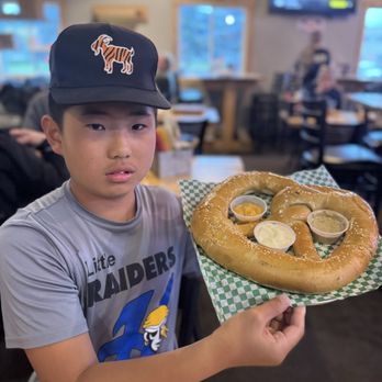 Meric's Woodfire Oven & Tavern - Pretzel - Pizza Near Me - Hampton, Minnesota Meric's Woodfire Oven & Tavern - Pretzel - Pizza Near Me - Hampton, Minnesota