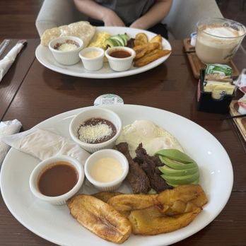 Acao Cafe - Huevos rancheros - Breakfast & Brunch Near Me - Mandeville, Louisiana