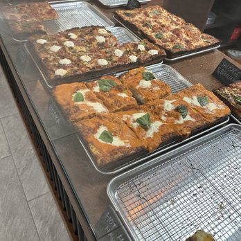 Kizza Pizza - Pizza Near Me - Cedar Park, Texas