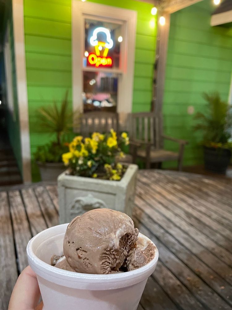 COASTAL CREAMERY Updated September 2024 25 Reviews 6920 S Croatan Hwy, Nags Head, North