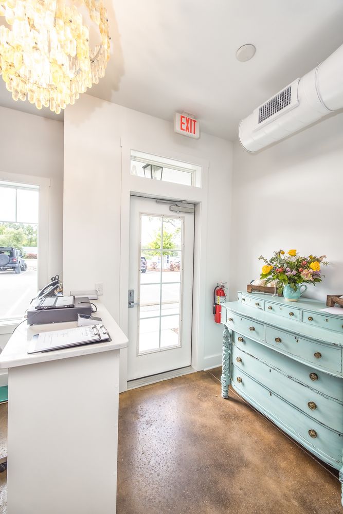 HARBOUR SALON AND SPAHAMPSTEAD 14889 US17, Hampstead, North