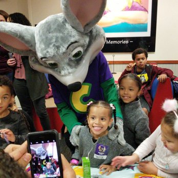 Chuck E. Cheese - Singing Happy Birthday - Pizza Near Me - Hayward, California