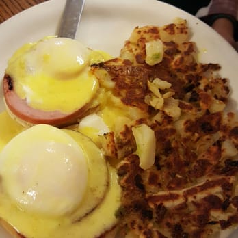 Colonial Kitchen - Eggs Benedict - Breakfast & Brunch Near Me - San Marino, California Colonial Kitchen - Eggs Benedict - Breakfast & Brunch Near Me - San Marino, California
