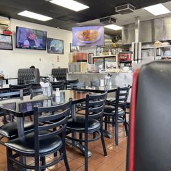 Guajillo Restaurant - Seating