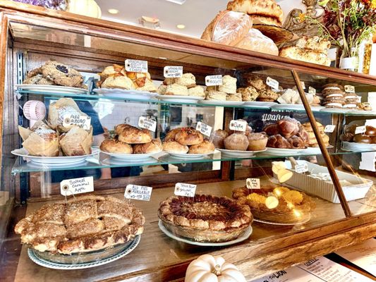 Jane and the Lion Bakehouse by null