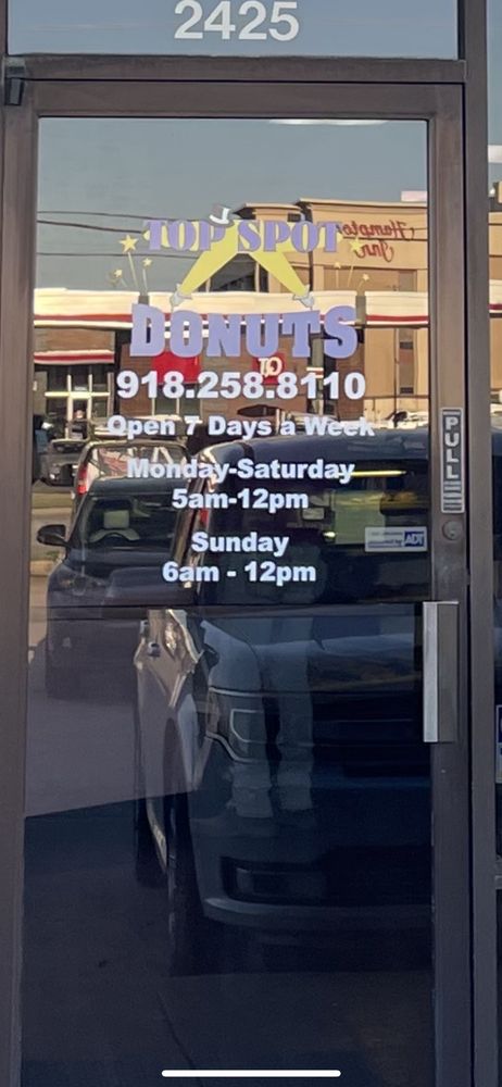 Top Spot Donuts Logo