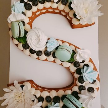 Macarons by Mila Pastry - Prettiest cake i've ever seen - Custom Cakes Near Me Macarons by Mila Pastry - Prettiest cake i've ever seen - Custom Cakes Near Me