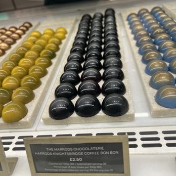 Harrods Food Hall - Yum 1 - Cheese Shops Near Me - London, XGL Harrods Food Hall - Yum 1 - Cheese Shops Near Me - London, XGL