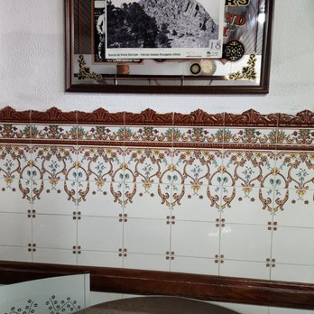 Café Central - Beautiful tile work - Restaurants Near Me - Castelo de Vide, 12