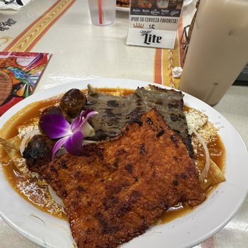 Mi Lindo Oaxaca - Chilaquiles tres carnes - Mexican Near Me - Baldwin Park, California Mi Lindo Oaxaca - Chilaquiles tres carnes - Mexican Near Me - Baldwin Park, California