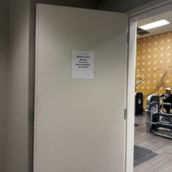 LA Fitness - Women's weight room only nice!