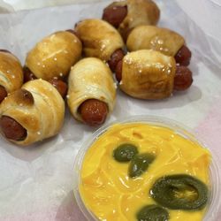 8-Pieces Mini  Pretezel  Dogs with Jalapeño Cheese Sauce