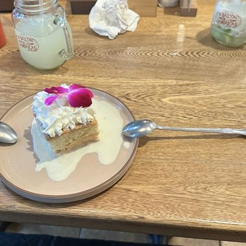 El Balcon De Las Americas - Tres Leche was a must - Colombian Near Me - Plantation, Florida El Balcon De Las Americas - Tres Leche was a must - Colombian Near Me - Plantation, Florida
