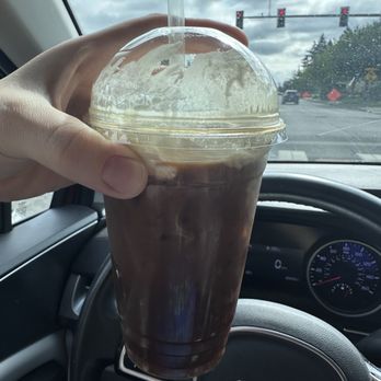 Aly's Coffee Coop - 20oz triple shot caramel latte with oatmilk - Coffee & Tea Near Me - Vancouver, Washington